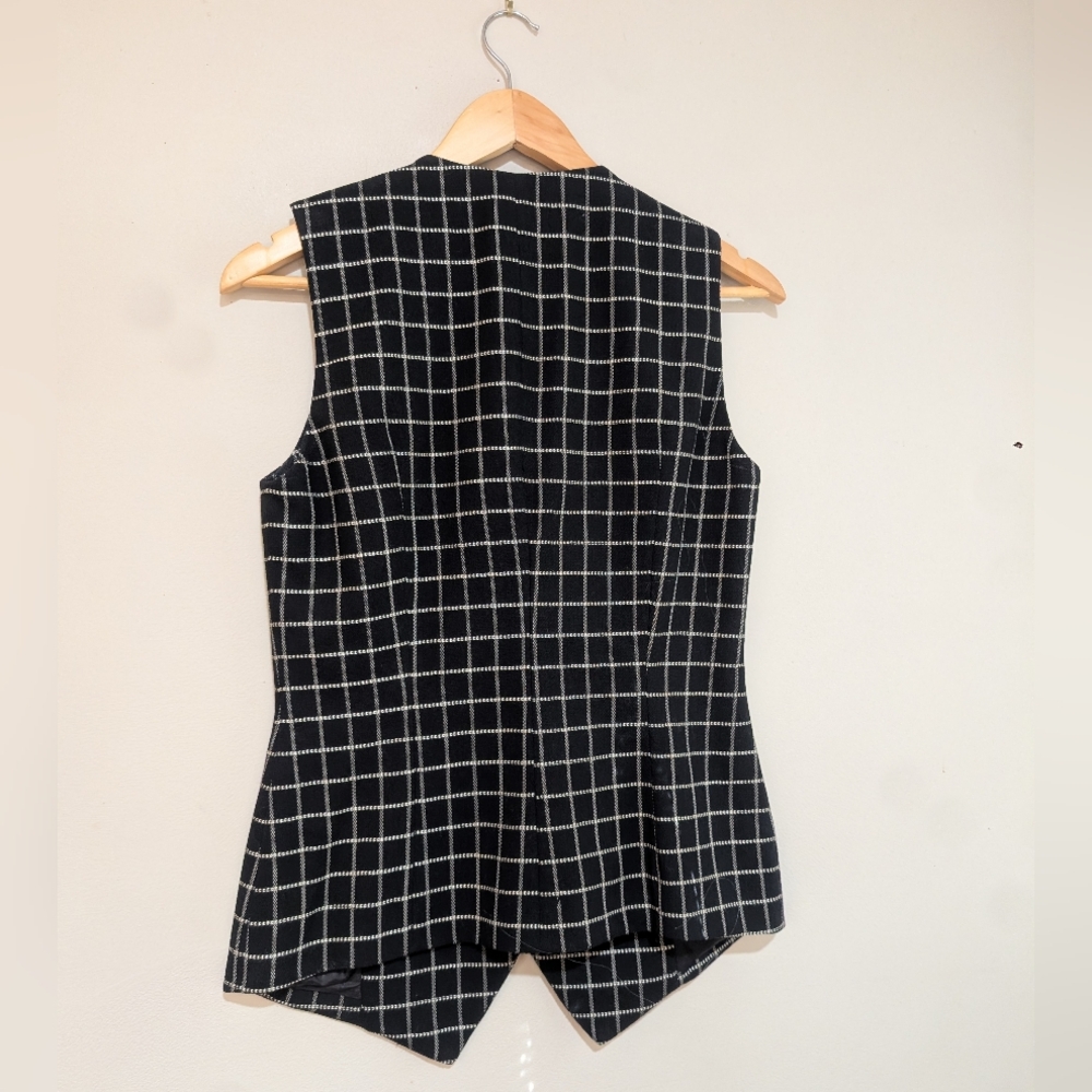Studio 0001 Vest - Picture 5 of 6
